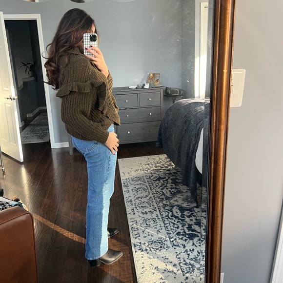 Cowl knit Ruffle Sweater - Picture 5 of 15